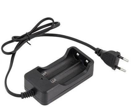 Zseblámpa töltő 02