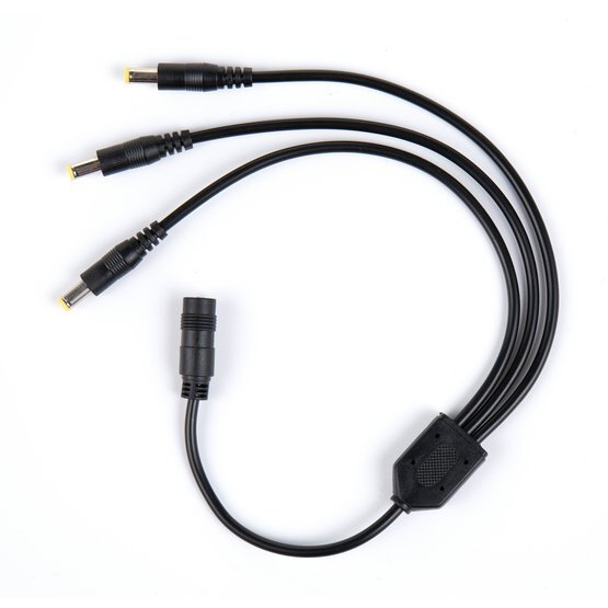 Hub akár 3 Deramax riasztókészülék egy tápegységről történő táplálásához